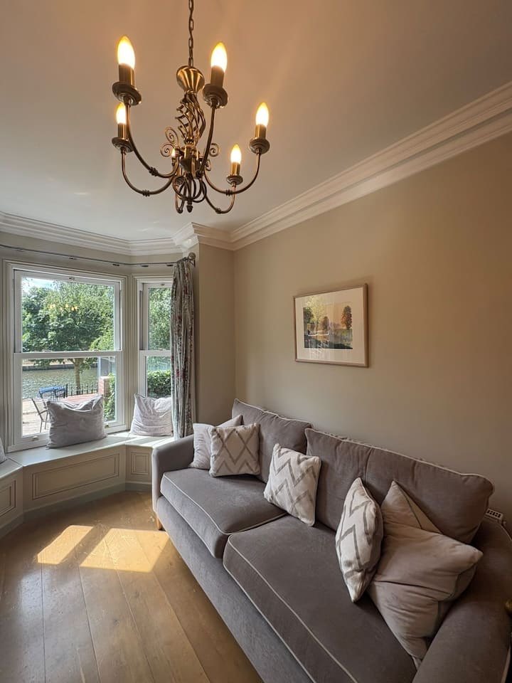 Riverside House - With Parking -