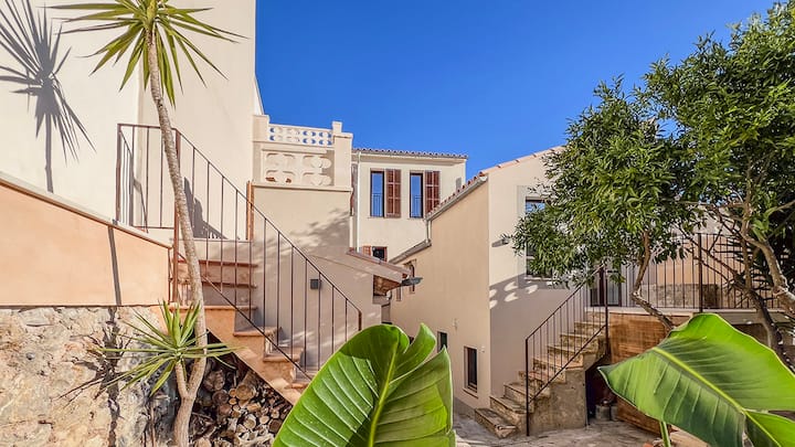 Casaroques—townhouse With 9 Pool - Artà