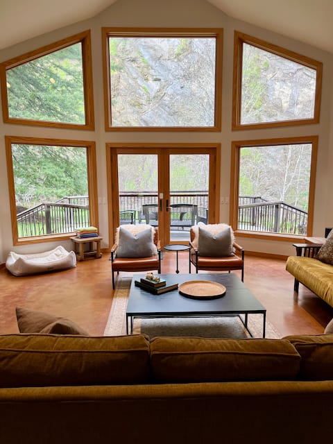 Redwood Creek Getaway!