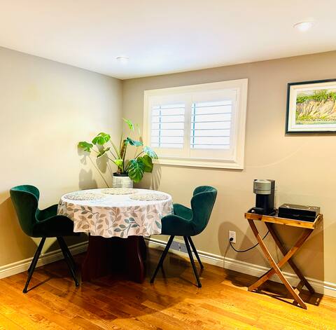 Cozy & Private Loft near Downtown Bowmanville