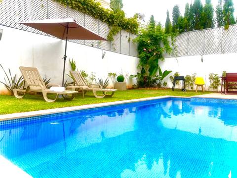 premium&luxury villa with pool next to the mall
