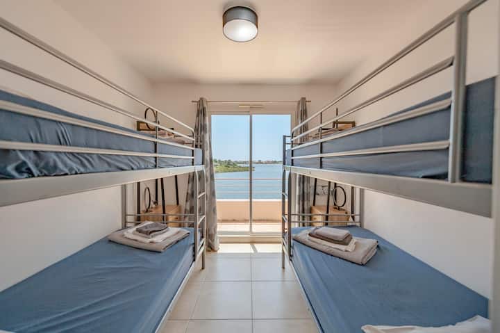 Vitanda 2 vya ghorofa