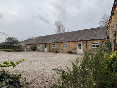 Stylish Cottage Retreats – Hot Tub Coming Feb 26