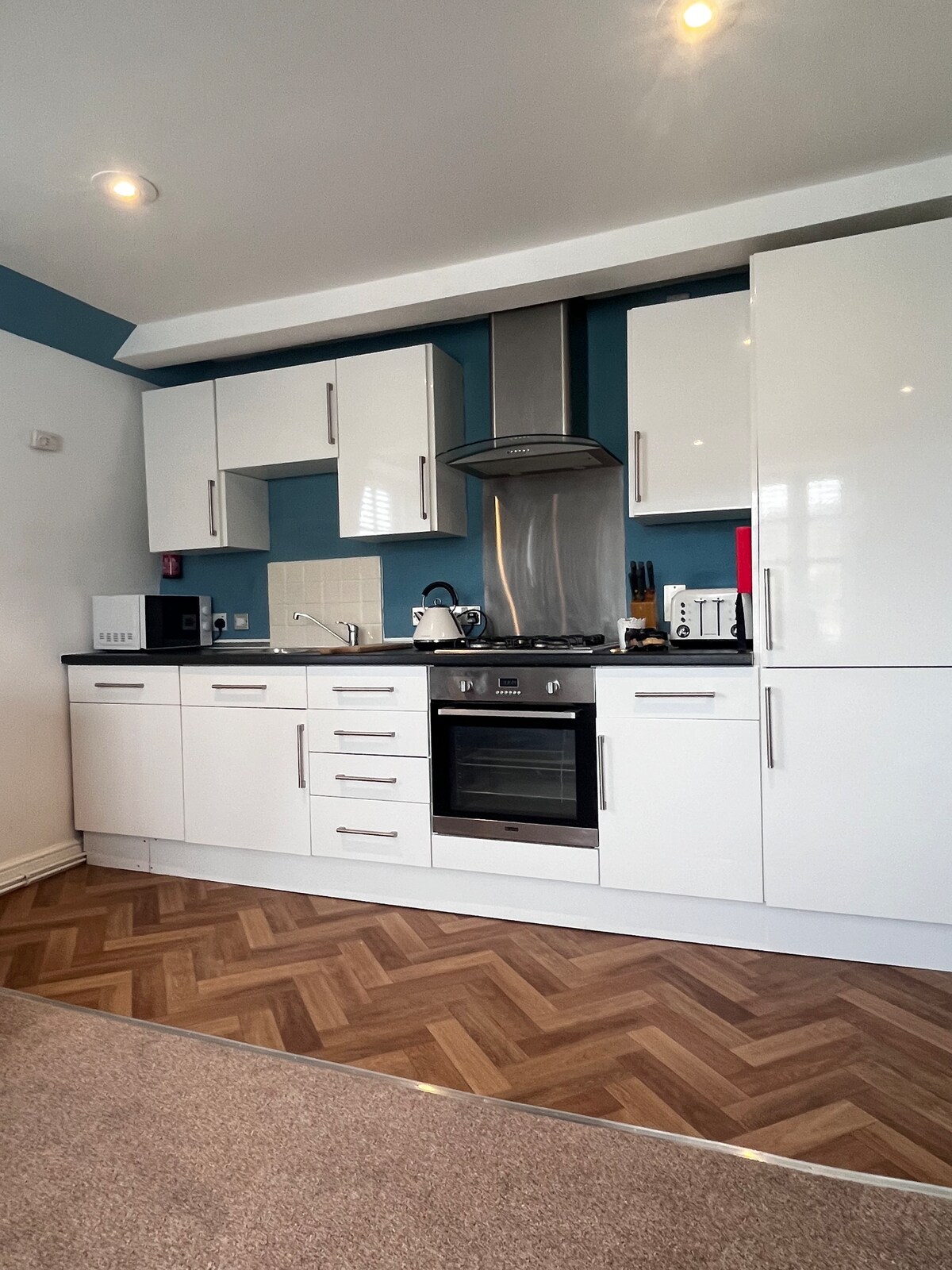 Popular Airbnb listing: Jasper Apartment in Lyme Regis