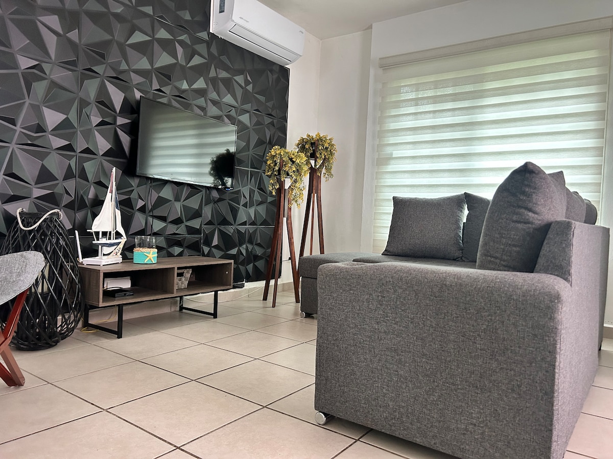 Anuncio de Airbnb popular: “Casa Lolita” Puerto Vallarta and Nuevo Vallarta en Ixtapa