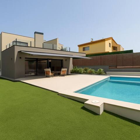 Stunning Home with Privat Pool