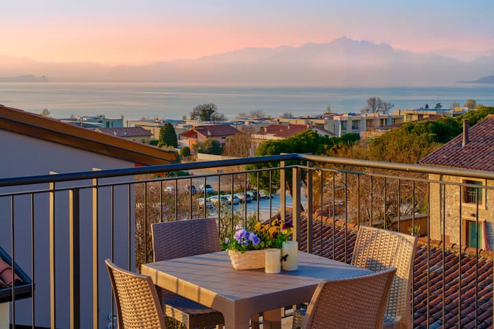Regarda-"g&j-1" Apartment, Shared Roof Terrace - Lazise, VR