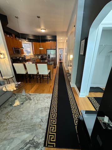 Fierce Stay in Wrigley – Step from Cubs Stadium