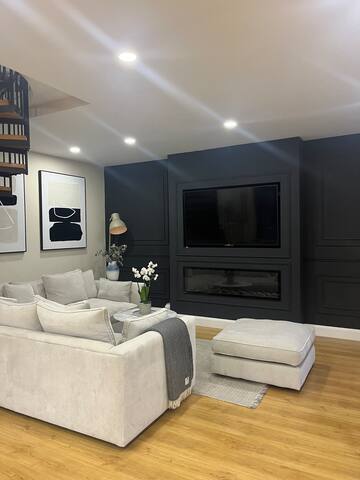 Spacious modern home by the sea in Dublin