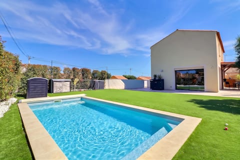 Beautiful 4 bedroom villa with pool and spa