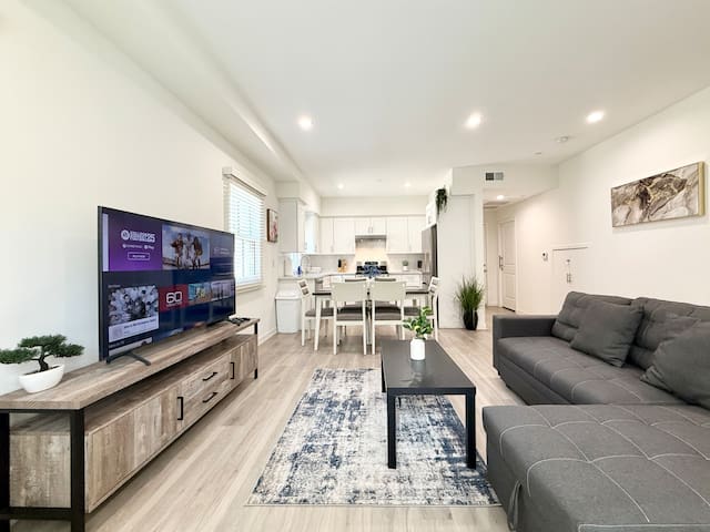 Luxurious 3BR/3.5BA Home (Brand New/ Quiet Street)