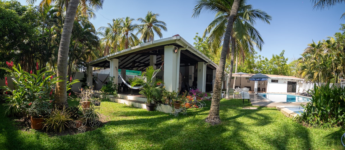 Rancho “Wanna go there” en Playa Amatecampo — 3 bedroom vacation rental in San Luis Talpa