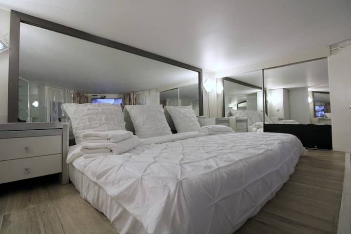 Studio A Montmartre Pour 4 Le  A Rez-de-chaussée - Paris