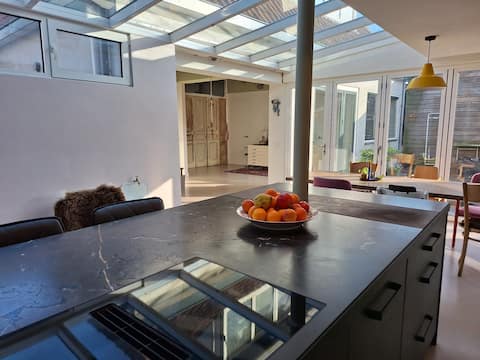 House in the heart of Hilversum - near the train station