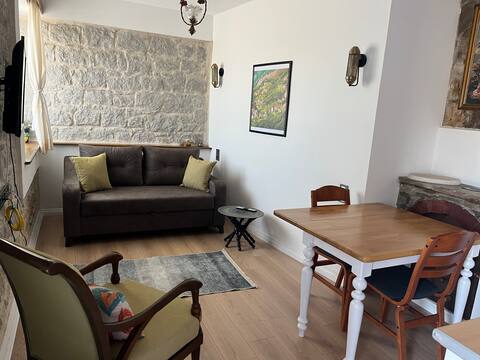 Successful Airbnb property: Stone House in the Center, Lavender Guest House Imbros in İmbros