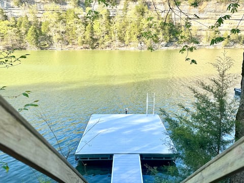 Lake front Cabin - Private dock