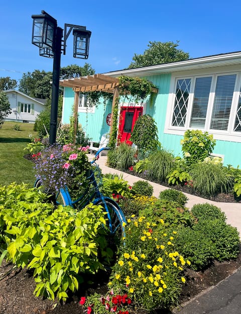 Hibiscus House is Minutes to Charlottetown!
