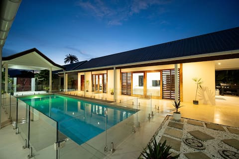 4BR Private Villa w Private Pool | Fenced Pool |