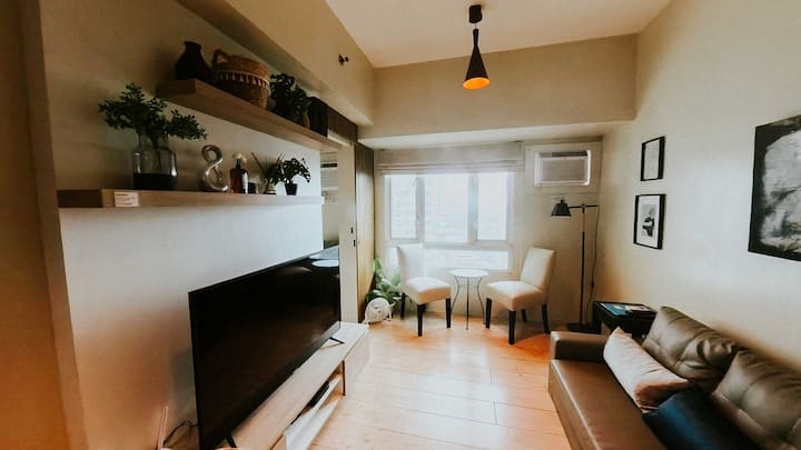 3br In Makati Homey, Clean W/ Wifi & Near To All - Manilla