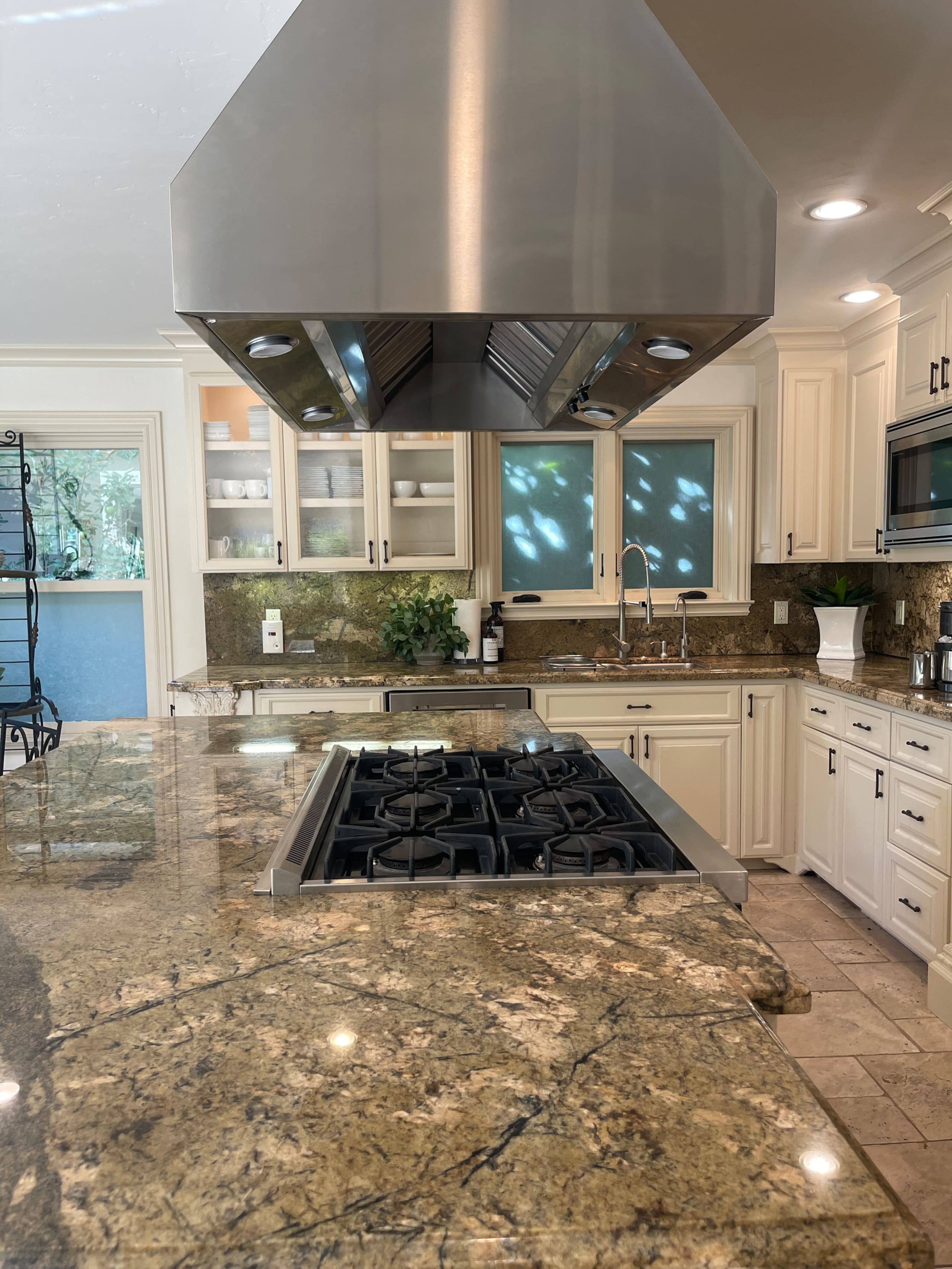 Willow Glen Home with Pool, Spa & Man Cave - Photo 21