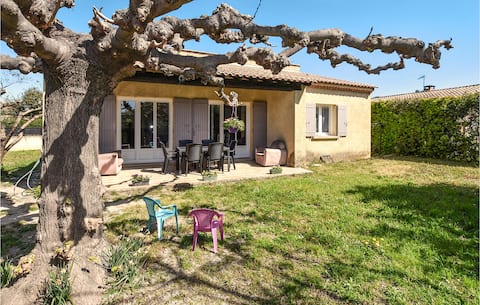 3 bedroom beautiful home in Rognonas