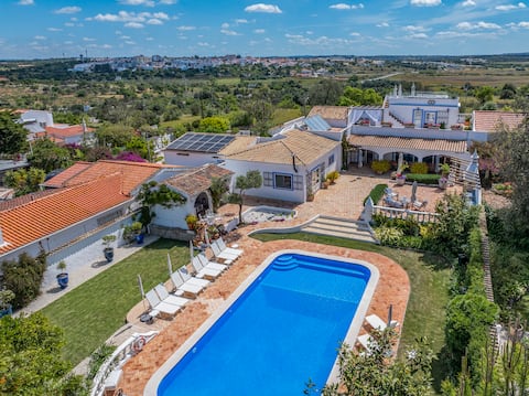 Sea Views, Luxurious Quinta