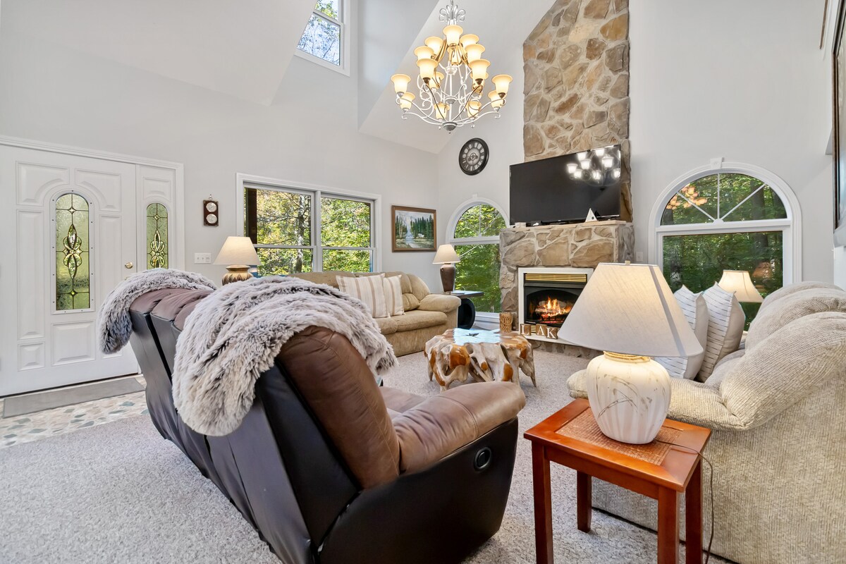 Shady Hill (415C) Fun, Lake, Pickleball - Houses for Rent in