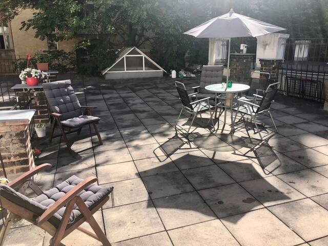 New 72m2 Old Town flat, perfect for 4-6 guests gallery image 4