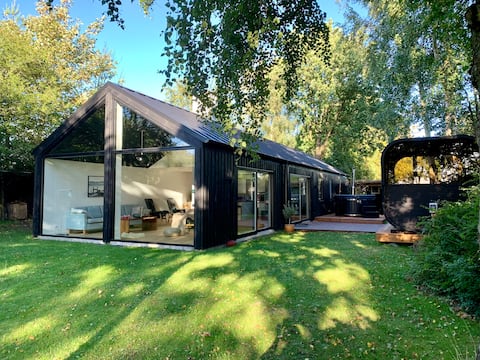 Newly built wellness cottage close to the water