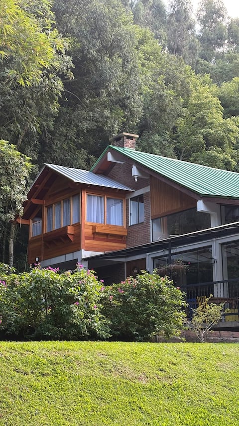 Bela Catarina Inn
Chalé do Café