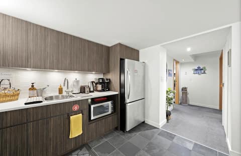 Top performing Airbnb: Oceanfront Oasis, HotTub, Walk to Beach in Surrey