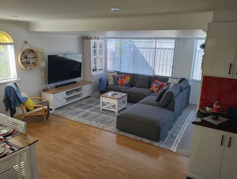 Popular Airbnb listing: Misty's Beach Haven, Relax and chill out. in Perth