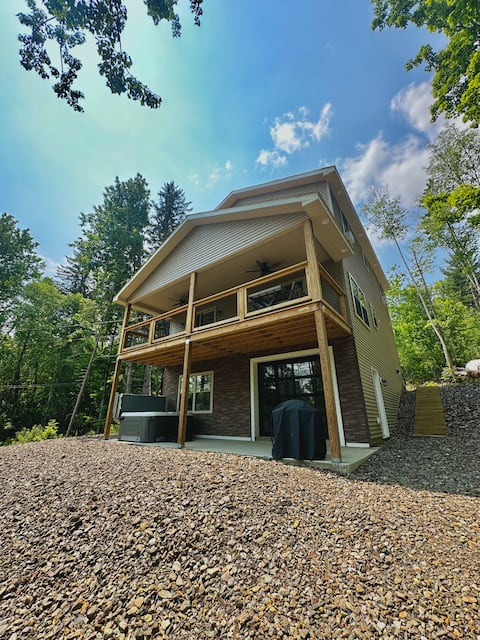 Four Season Eustis Retreat/Direct Trail Access