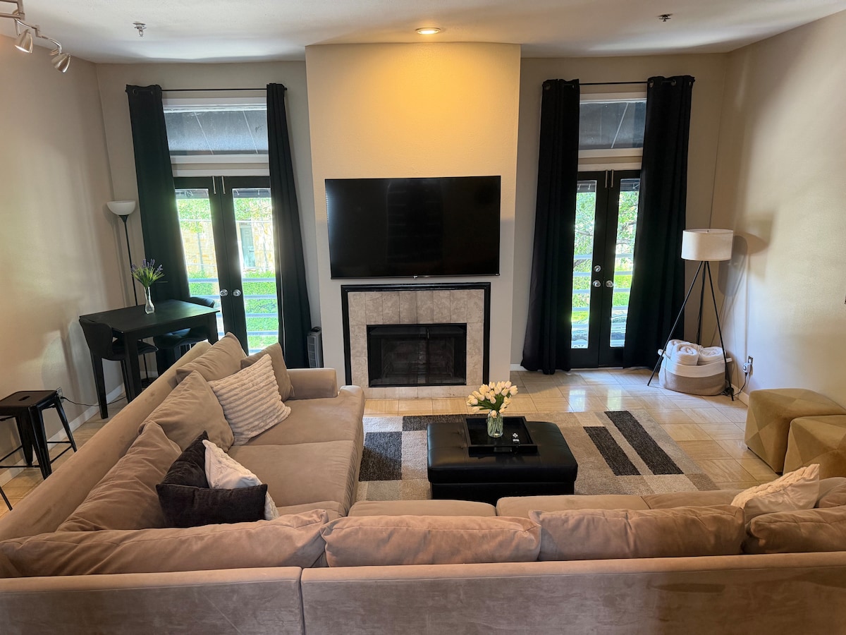 Knox/Henderson Condo – Walkable & Pet Friendly - Condominiums for