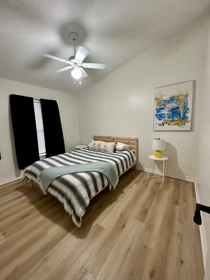 Queen Bed in bedroom 3