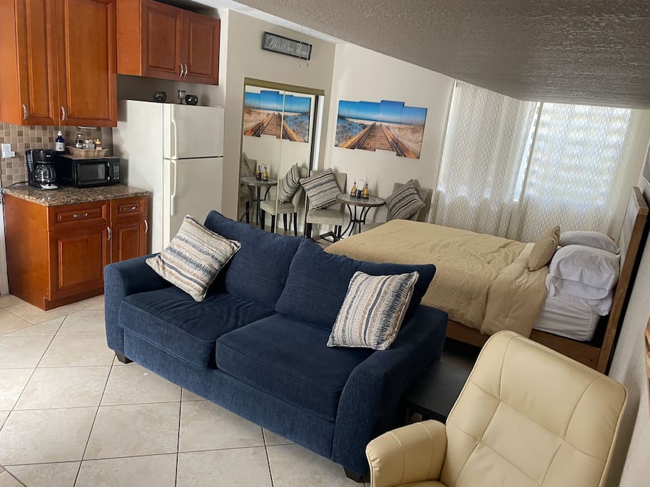 Airbnb Sunshine studio by Dolphin Mall, FIU and clinics