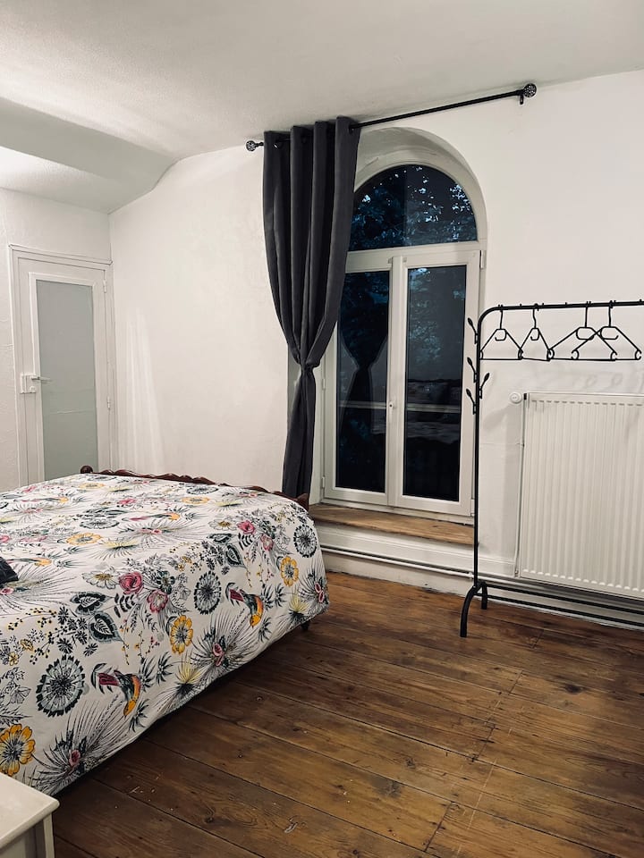 საძინებელი 1