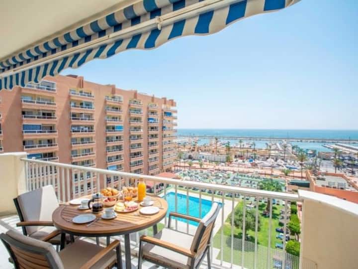 Amplio áTico Céntrico, 2terrazas Frontal, Parking - Fuengirola