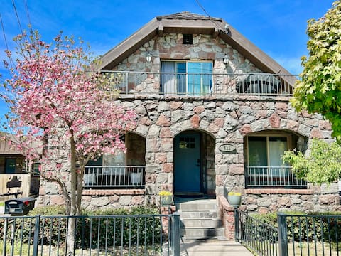 Modern Spacious Central 4BR Stone House w/ Views!
