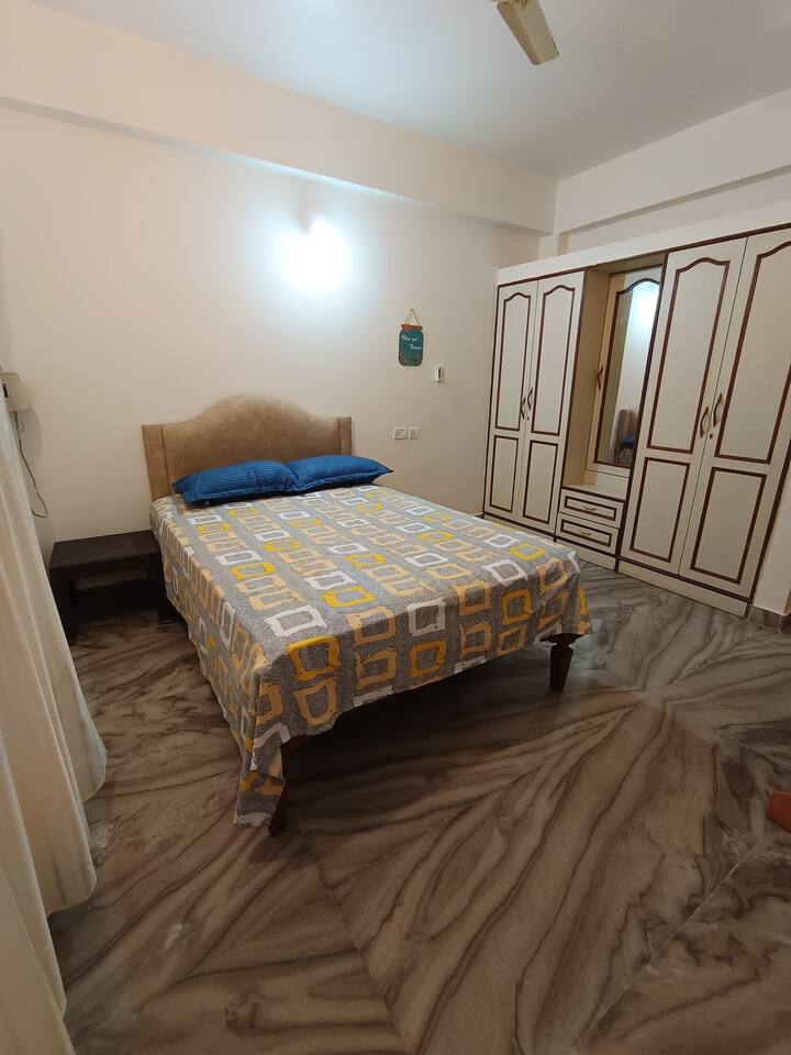 Bedroom 3 image 2