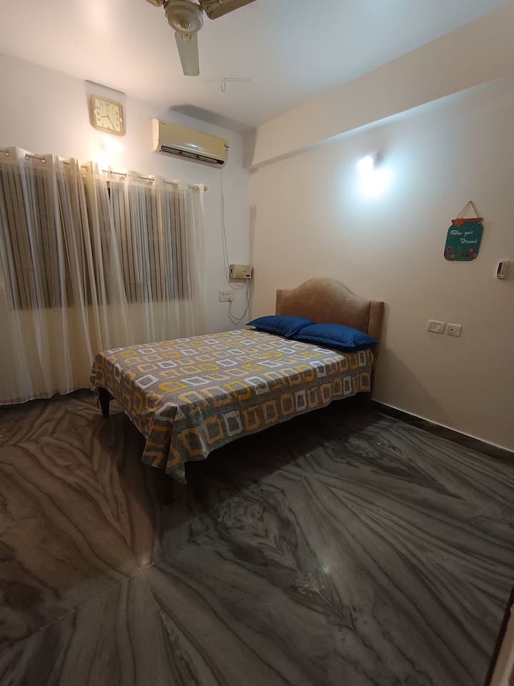 Bedroom 3 image 1