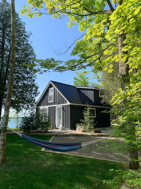 Recess Inn Lakeside Guest House, Sauna & Hot Tub