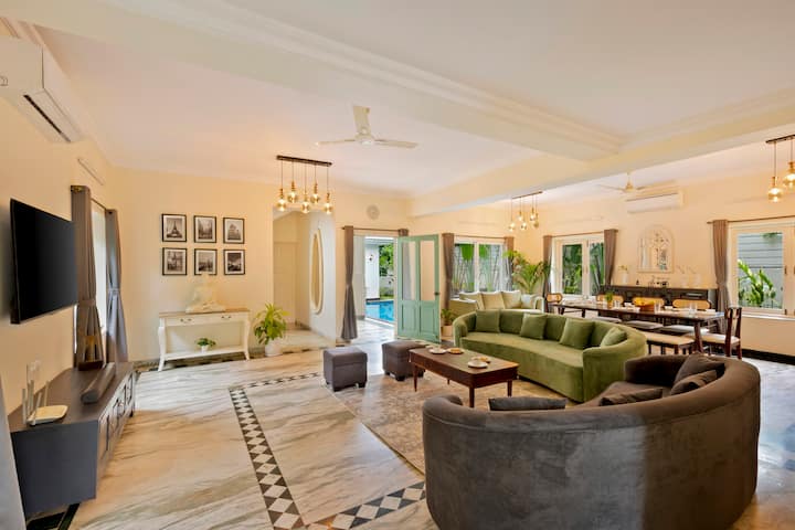 Living room image 3