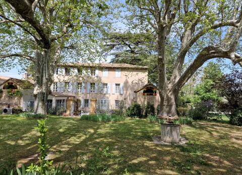 Provence's 1560 Authentic and Beautiful Retreat