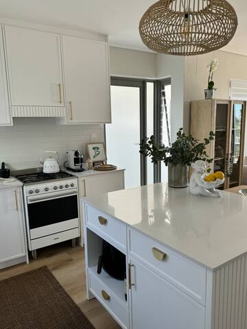 Angie’s Village Lane Kommetjie Apartment gallery image 2