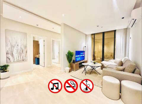 C8 Luxury Hotel Apartment with Jalan Riviera Neighborhood