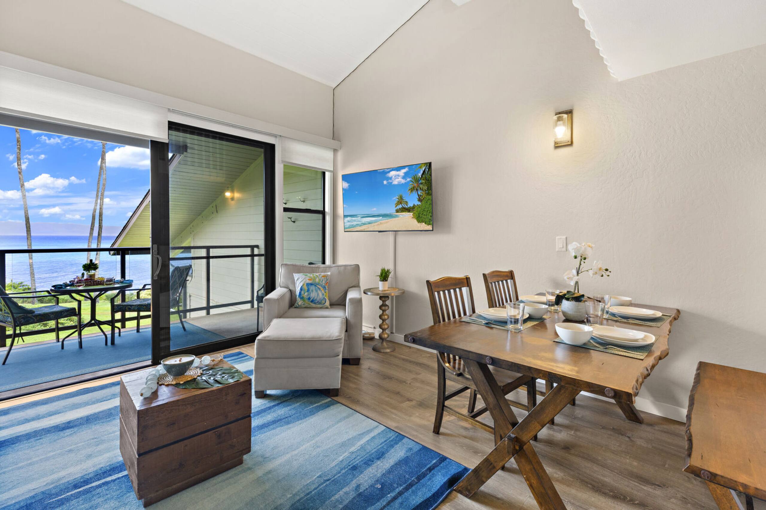 Condo in Lahaina · ★4.5 · 2 bedrooms · 2 beds · 2 baths - Image 4