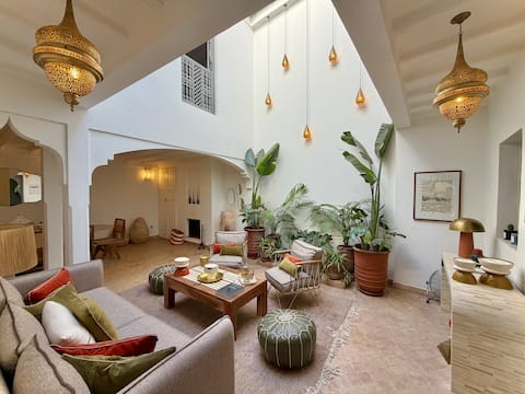 Exclusive private riad with pool & rooftop– Kasbah