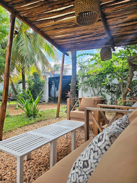 2 bedroom villa 1 minute from the beach