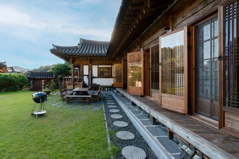 [Hanok Private House: No. 7 Solhyang]/Tourism Corporation Selection Excellent Accommodation/Perfect 